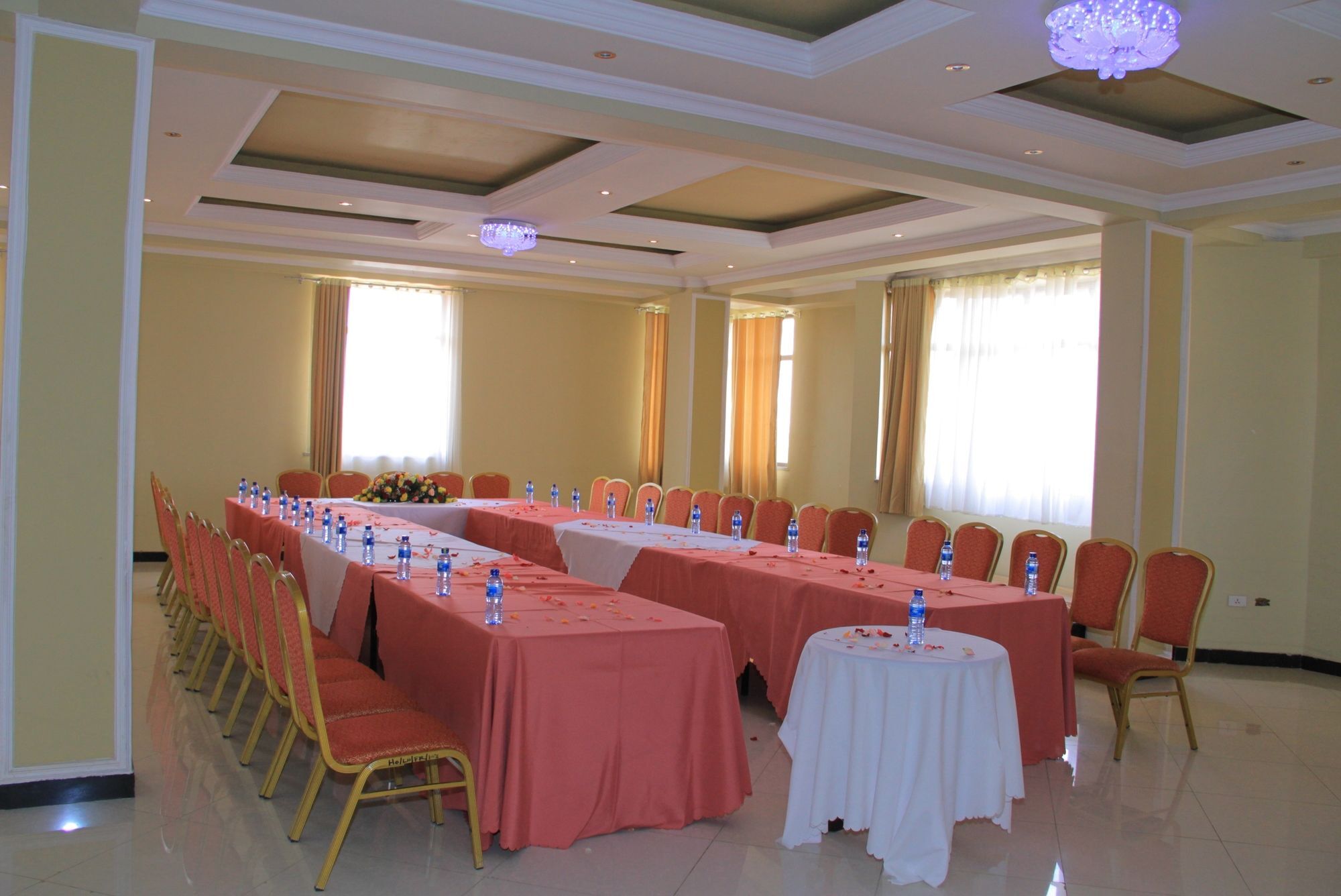 Hotel Lobelia Addis Ababa Exterior photo